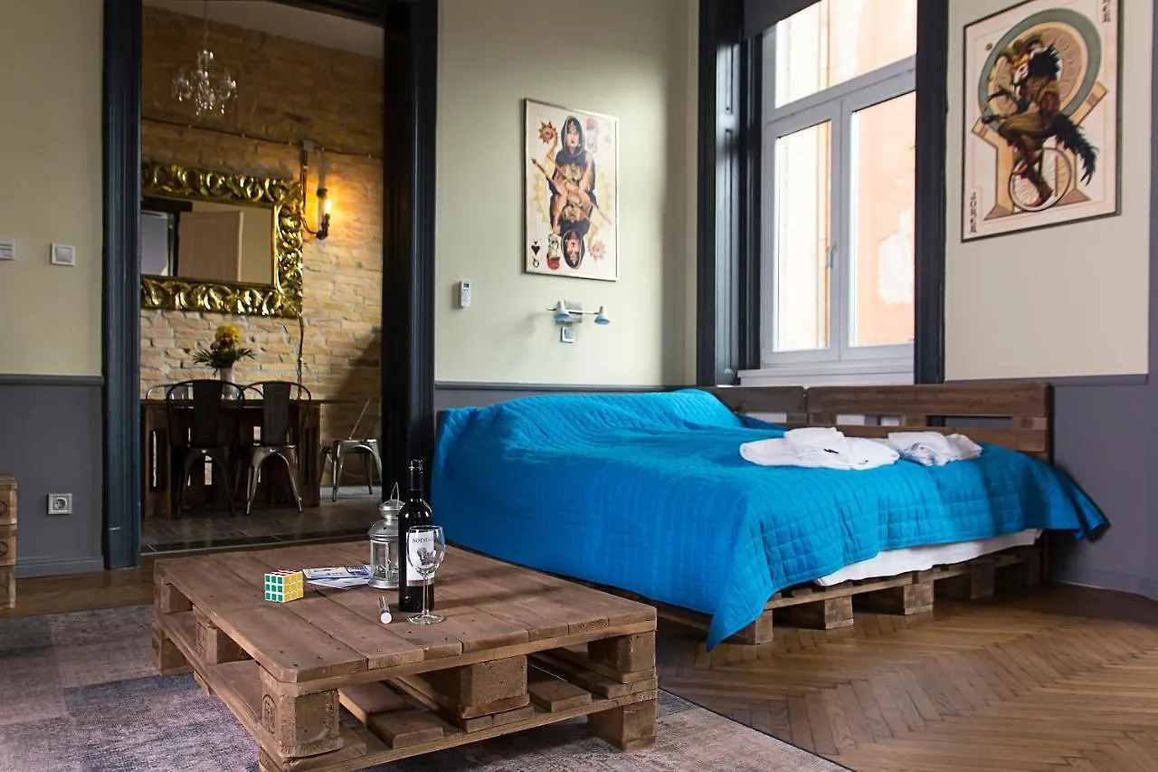 Walnuttree Loft Style Prestige Apartment location
